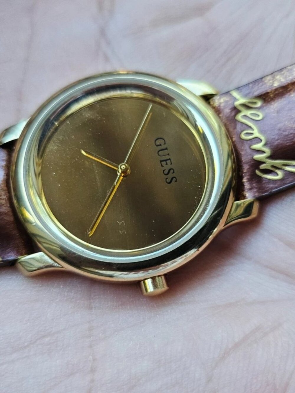 Vintage Guess Wristwatch Unisex Brown Leather Strap Gold Tone Face Analog Watch - Picture 2 of 12